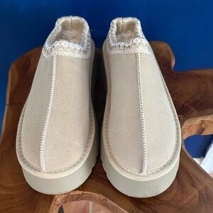 Women’s Beige Winter Thick-Soled Faux Fur Lined Slip on Shoes Size 9